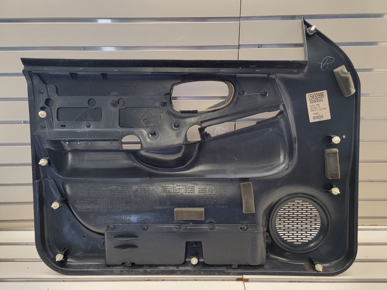98-04 Chevy Blazer Jimmy S-10 GMC Sonoma Front Door Panel Auto right side BLACK