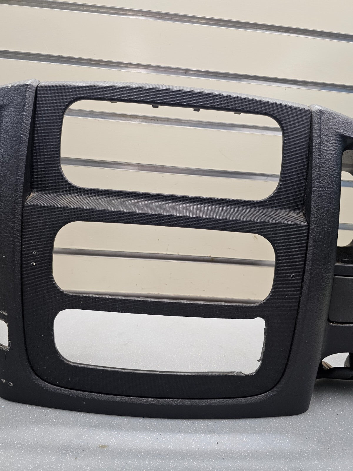 🔥02-05 Dodge RAM Dash RADIO SUUROUND Bezel Climate Trim Panel Storage Black B10