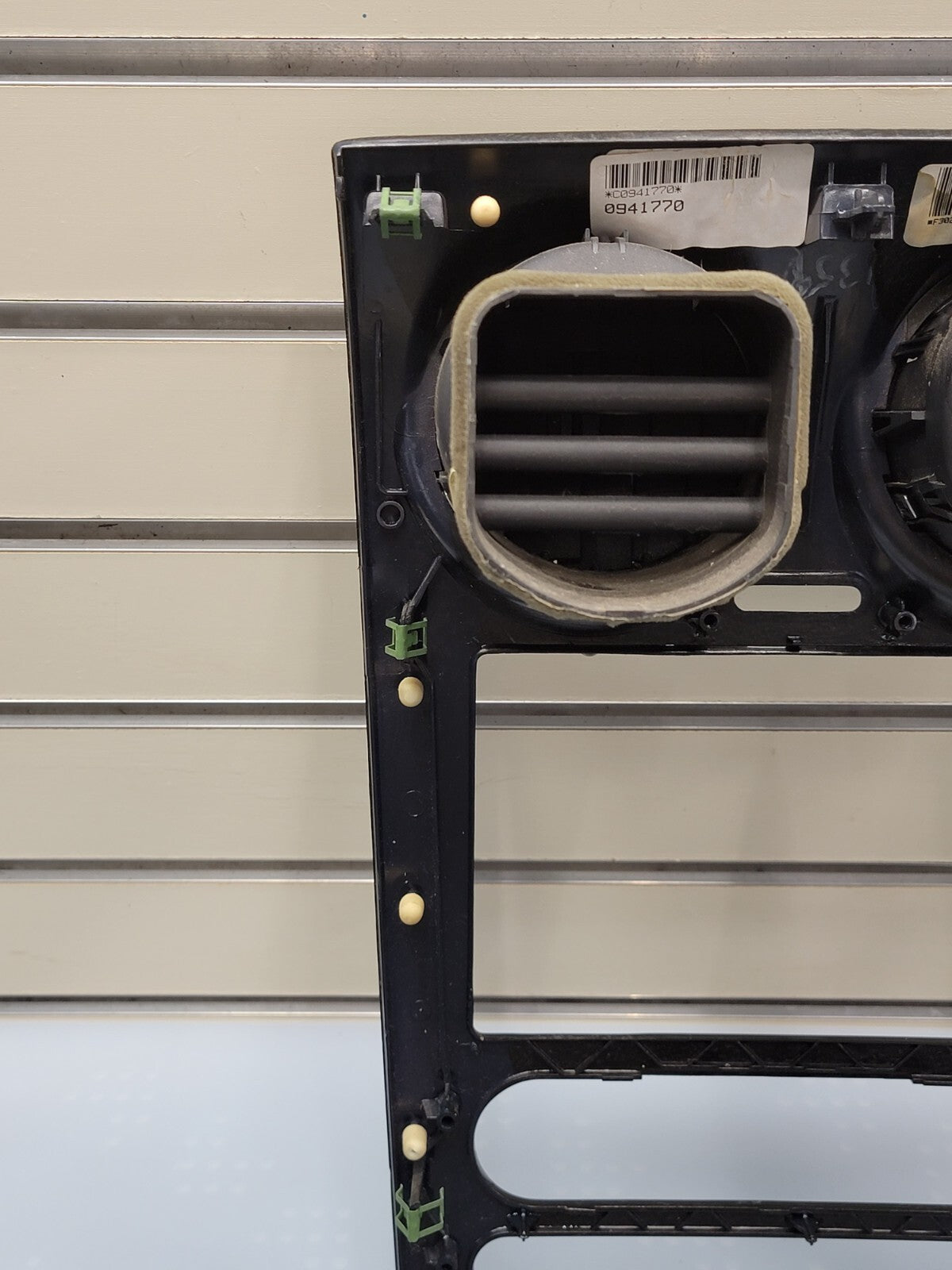 08-09 Ford Taurus X Center Dash Air Vents Radio Climate Control Trim Carbon VT64