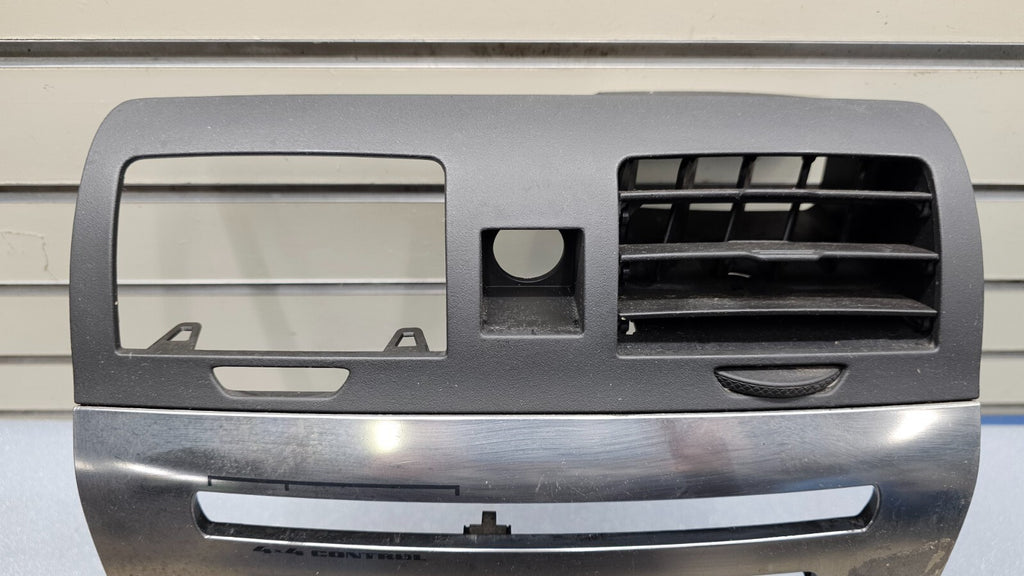 🔥06-10 HUMMER H3 DASH AM FM RADIO DISPLAY STEREO CLIMATE CONTROL BEZEL SILVER