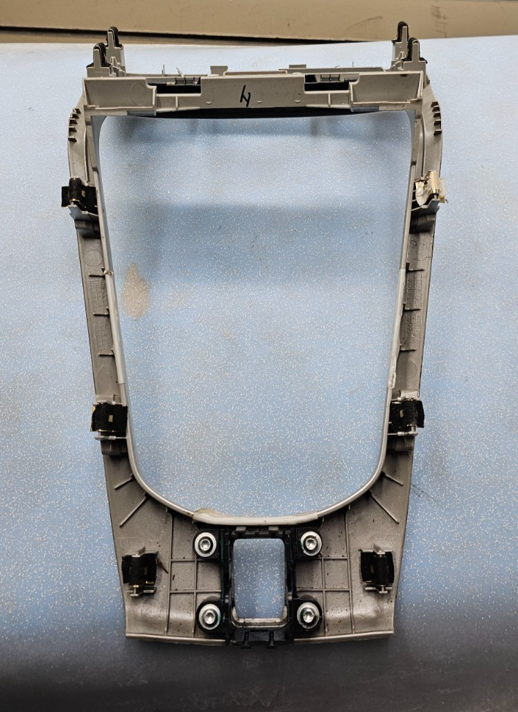 🔥13-14 CHEVROLET CAPTIVA CENTER DASH AM FM RADIO DISPLAY BEZEL TRIM SILVER OEM