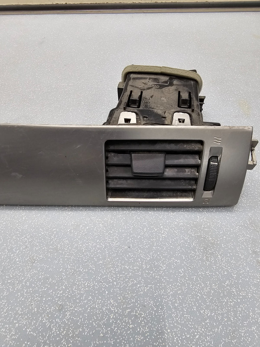 🔥2007-2012 NISSAN VERSA DASH AC AIR VENT W/ BEZEL PANEL RIGHT SIDE OEM SILVER