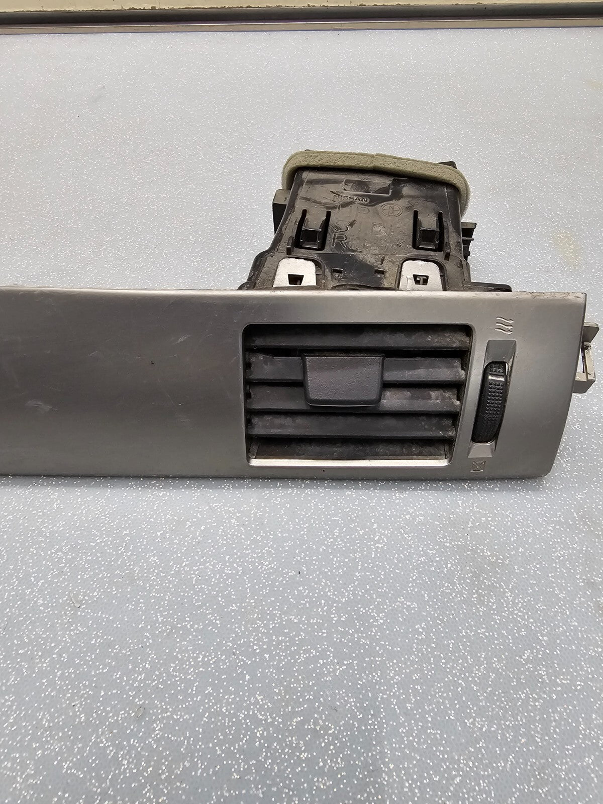 🔥2007-2012 NISSAN VERSA DASH AC AIR VENT W/ BEZEL PANEL RIGHT SIDE OEM SILVER