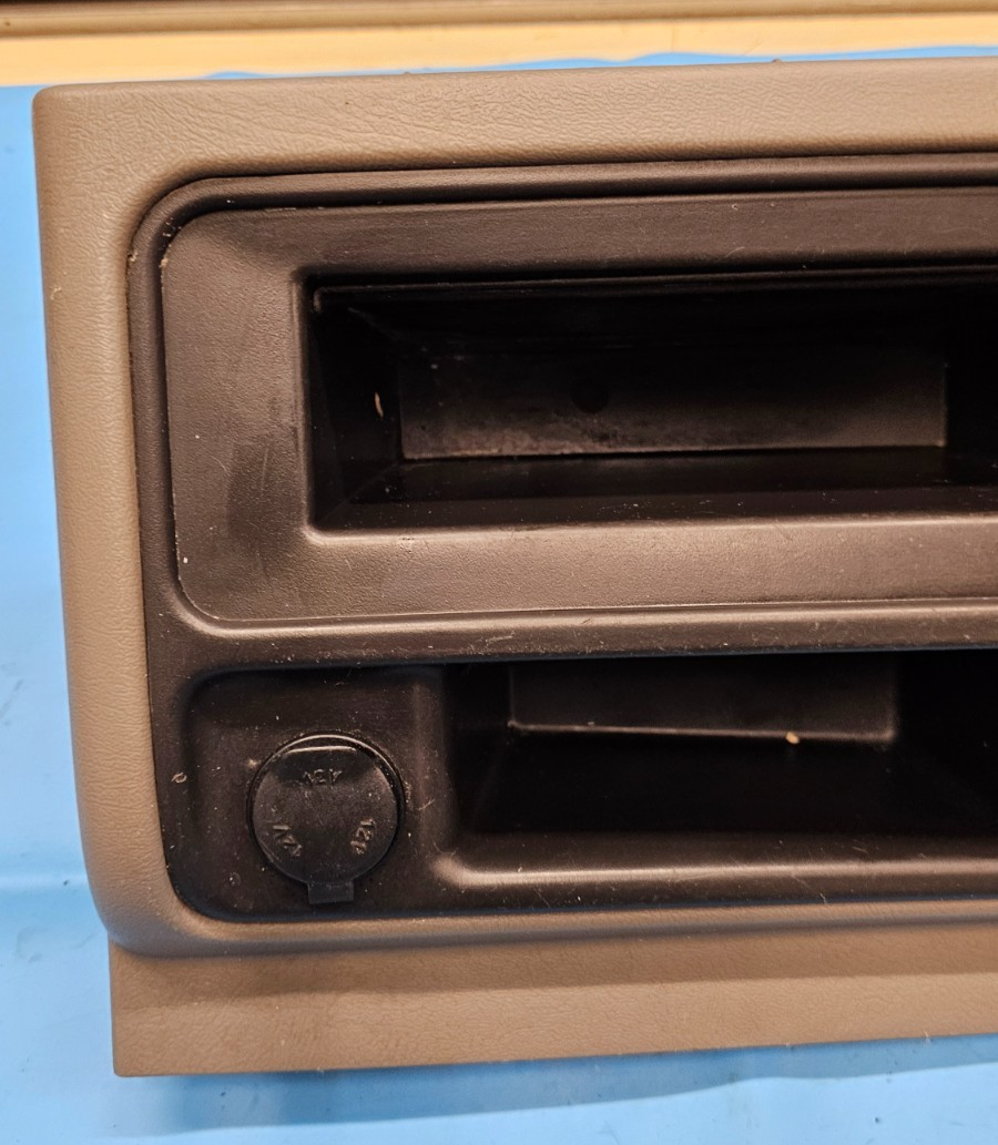 🔥03-06 CHEVY SILVERADO TAHOE GMC SIERRA CENTER CONSOLE STORAGE CUBBY TRAY TAN