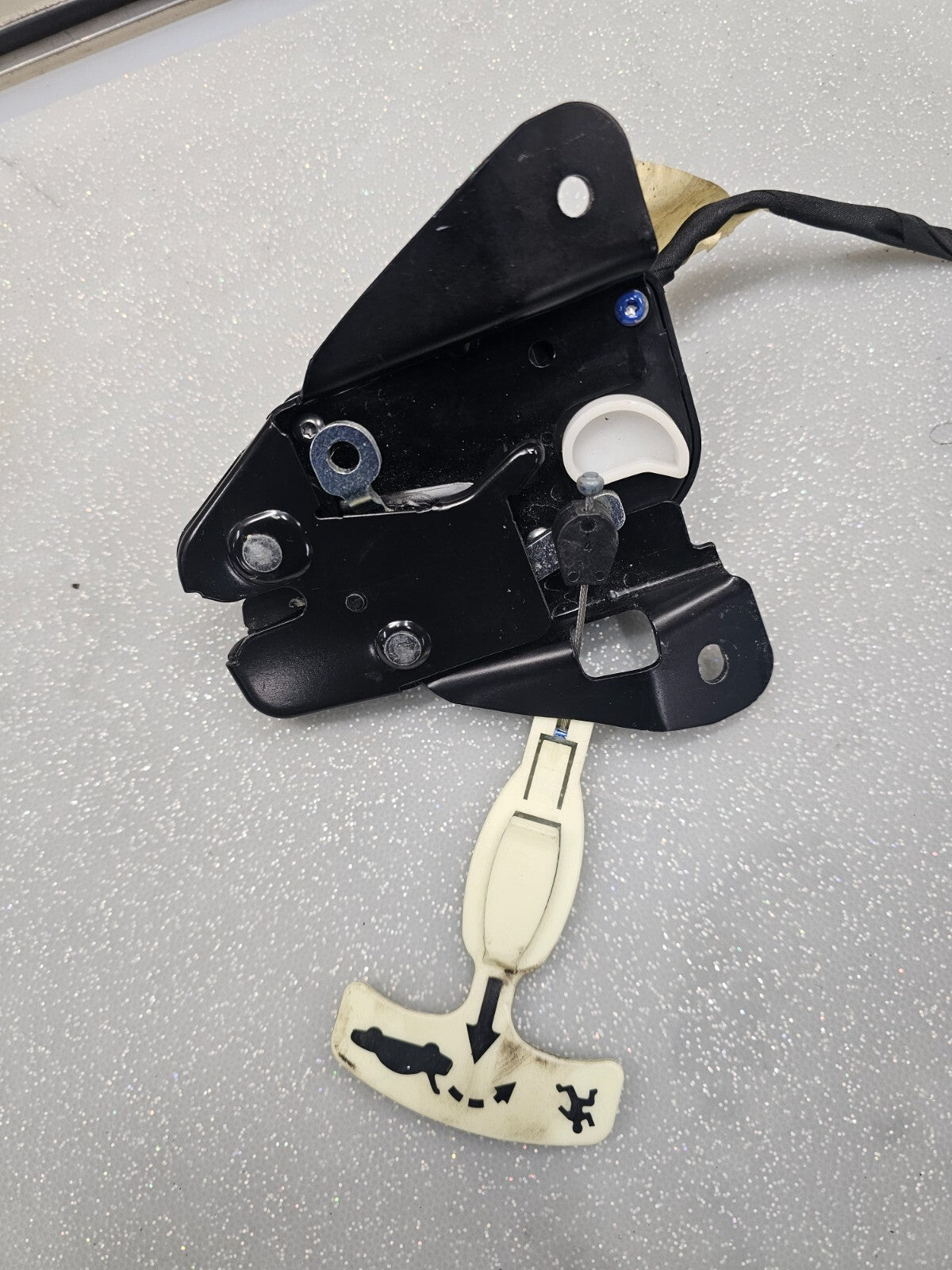 13-16 DODGE DART TRUNK LID LATCH POWER LOCK RELEASE ACTUATOR ASSEMBLY MOPAR REAR