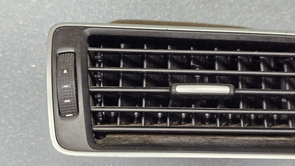 🔥16-19 VW PASSAT DASH RIGHT PASSENGER AIR VENT HEATER CONDITIONING BLACK/SILVER