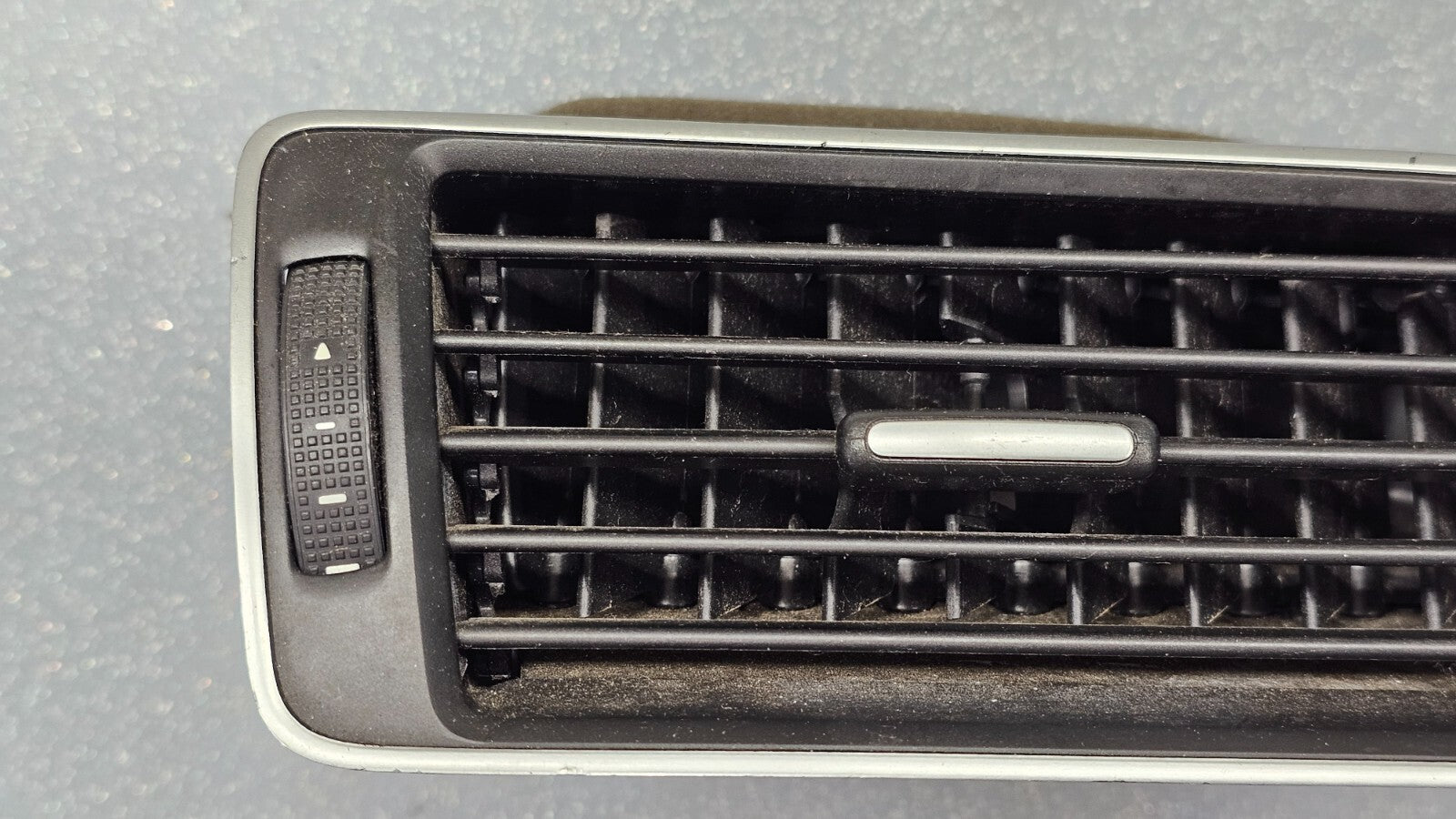 🔥16-19 VW PASSAT DASH RIGHT PASSENGER AIR VENT HEATER CONDITIONING BLACK/SILVER