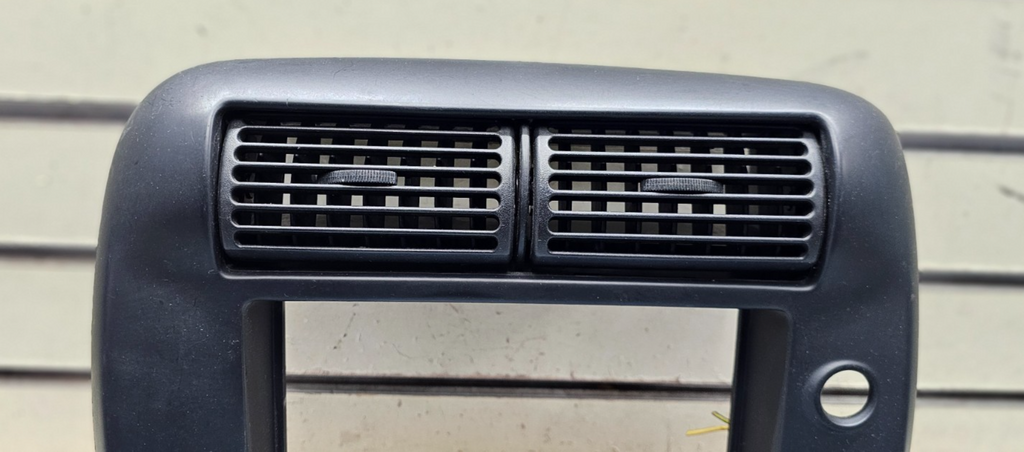 95-10 Ranger Explorer Center Dash Radio Stereo Display Bezel Trim Panel BLACK B2