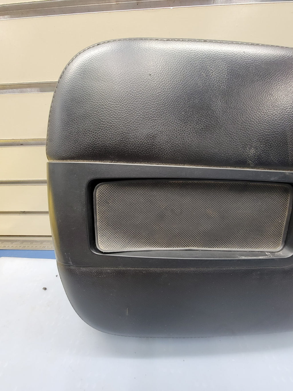 🔥07-13 Chevy Tahoe, Suburban, Yukon Leather Console Lid Armrest Cover Black JS5