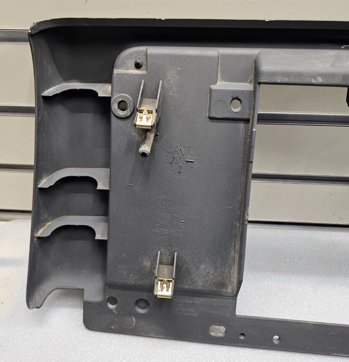 🔥03-06 Silverado Sierra Dash Glove Box Interior FRAME CENTER CONSOLE ASSEMBLY