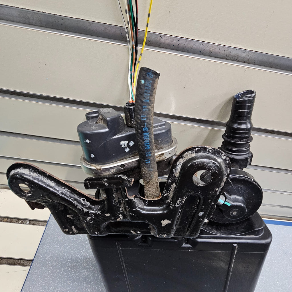 07-10 Toyota Sienna 3.5L V6 Lower Fuel Gas Vapor Charcoal Canister Assembly OEM