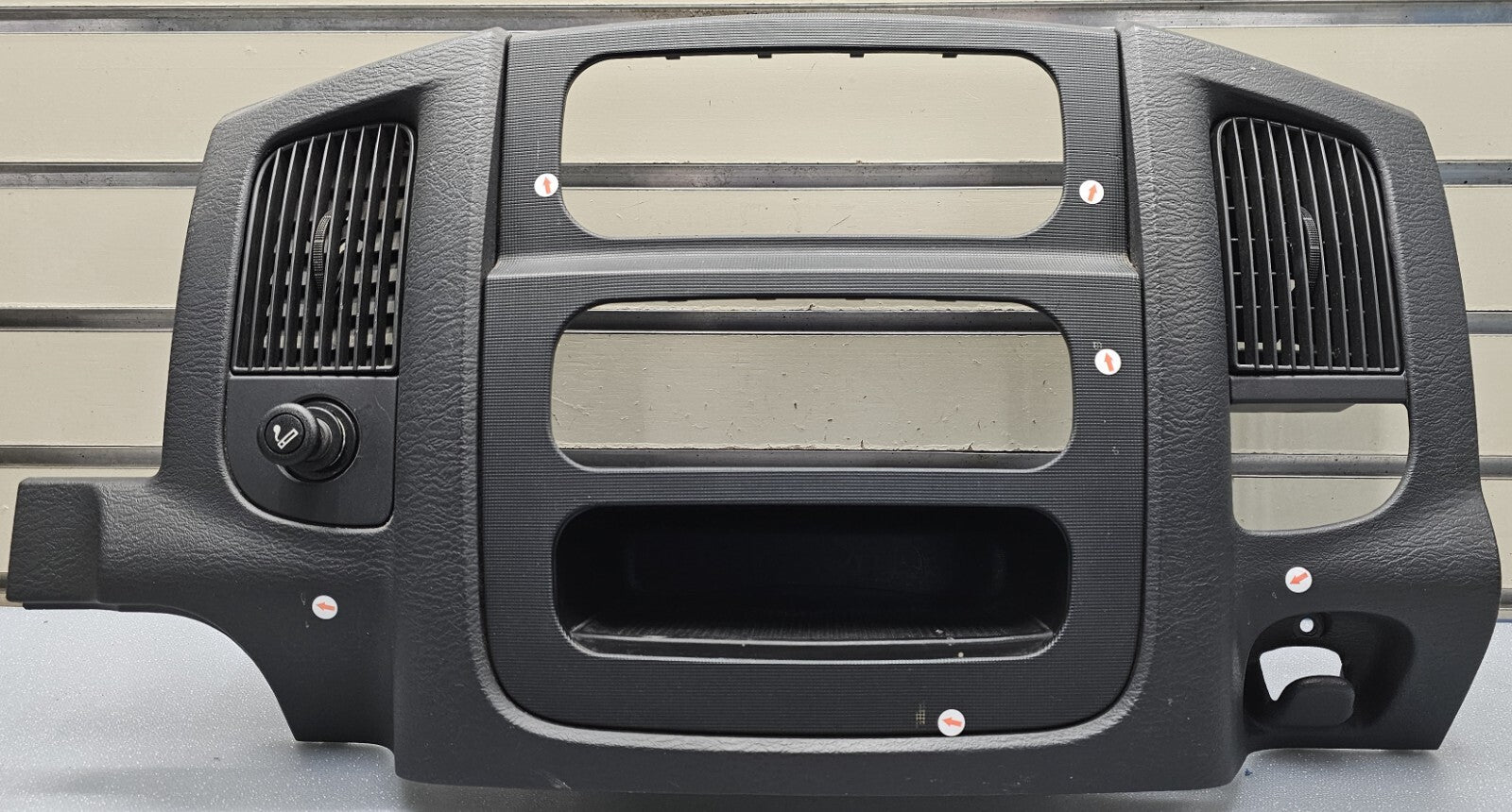 🔥02-05 Dodge RAM Dash RADIO Audio Stereo Bezel Climate Trim Panel Black B10