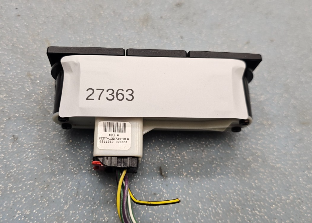 🔥06-09 FUSION MERCURY MILAN CENTER DASH HAZARD BUTTON SWITCH PASS RADIO BEZEL
