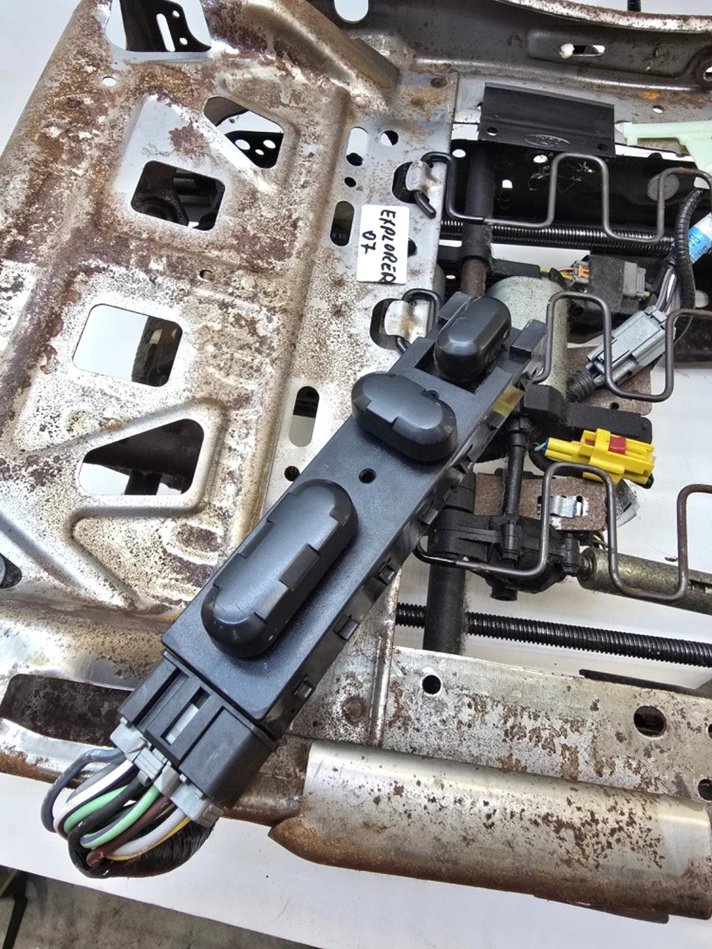 06-08 Ford Explorer Mercury Mountaineer Driver Front Seat Track OEM