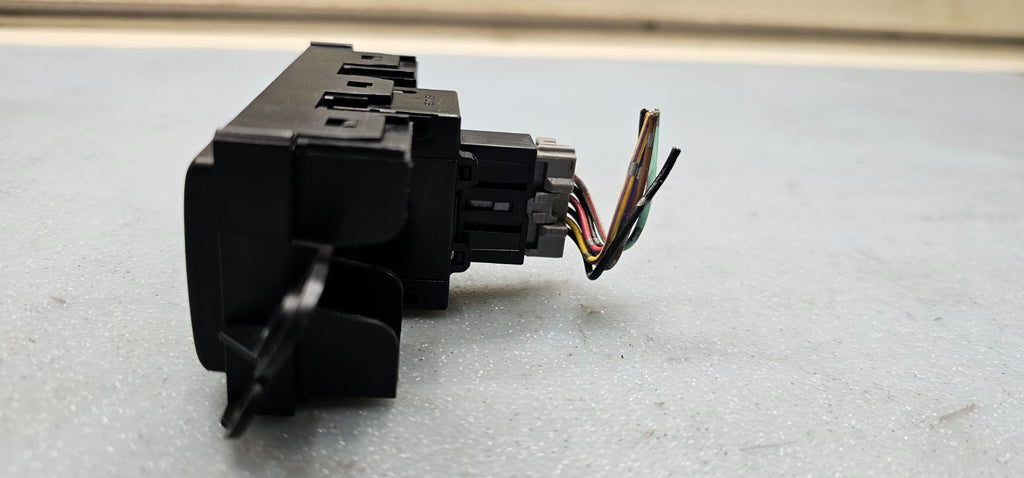 🔥04-11 NISSAN TITAN ARMADA DASH TOW MODE POWER SWITCH BUTTON ASSEMBLY BLACK OEM