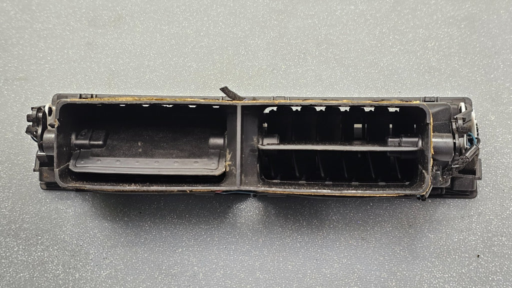 02-08 AUDI B7 A4 S4 RS4CENTER DASH PANEL A/C HEATER AIR VENT CONDITIONING BLACK
