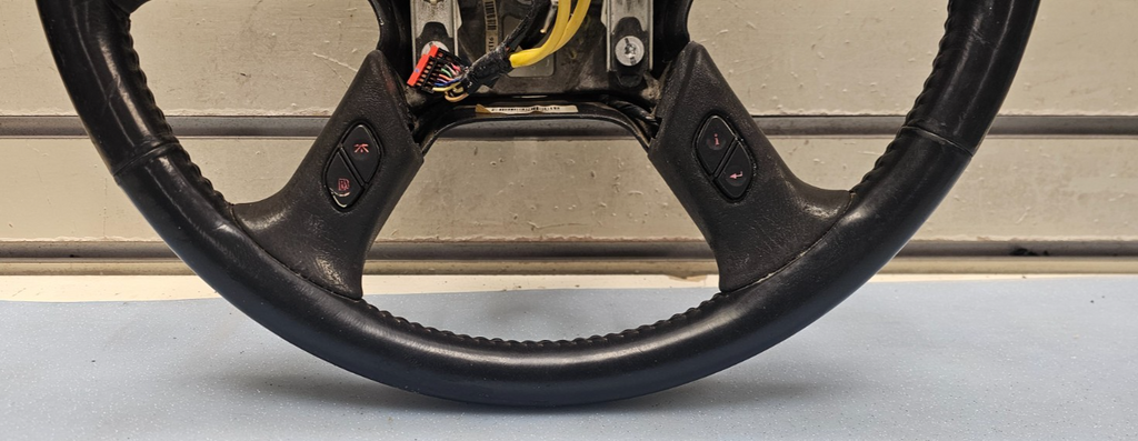 🔥03-06 SILVERADO SIERRA YUKON TAHOE SUBURBAN STEERING WHEEL LEATHER BLACK