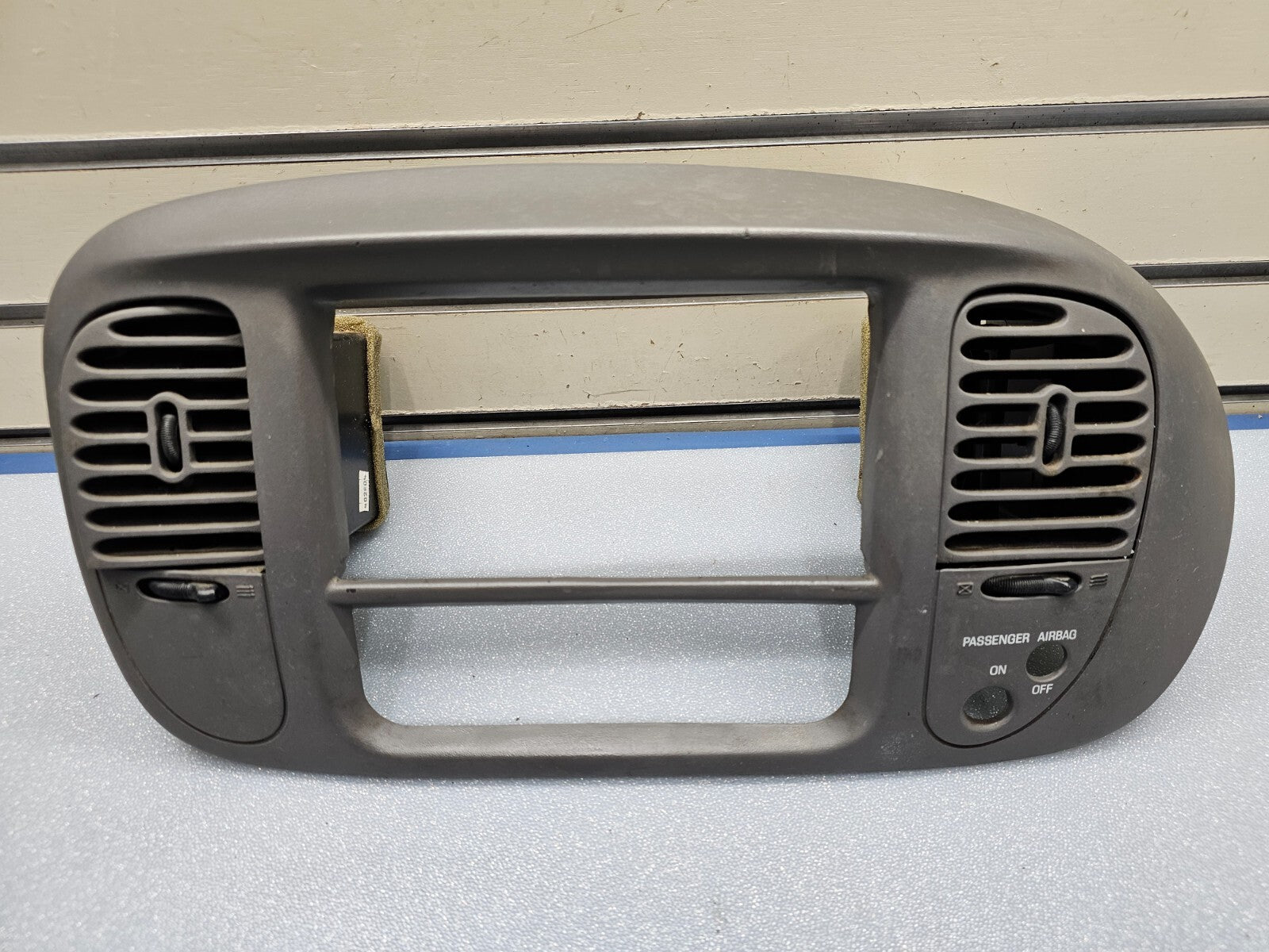 🔥97-03 Ford F150 Center Dash Radio Climate Trim Stereo BEZEL Panel Line GRAY