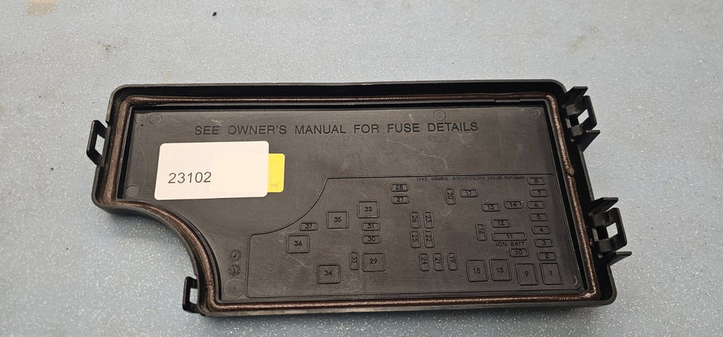04-16 AVENGER SEBRING JEEP PATRIOT CALIBER Front Relay Engine Fuse Box Cover Lid