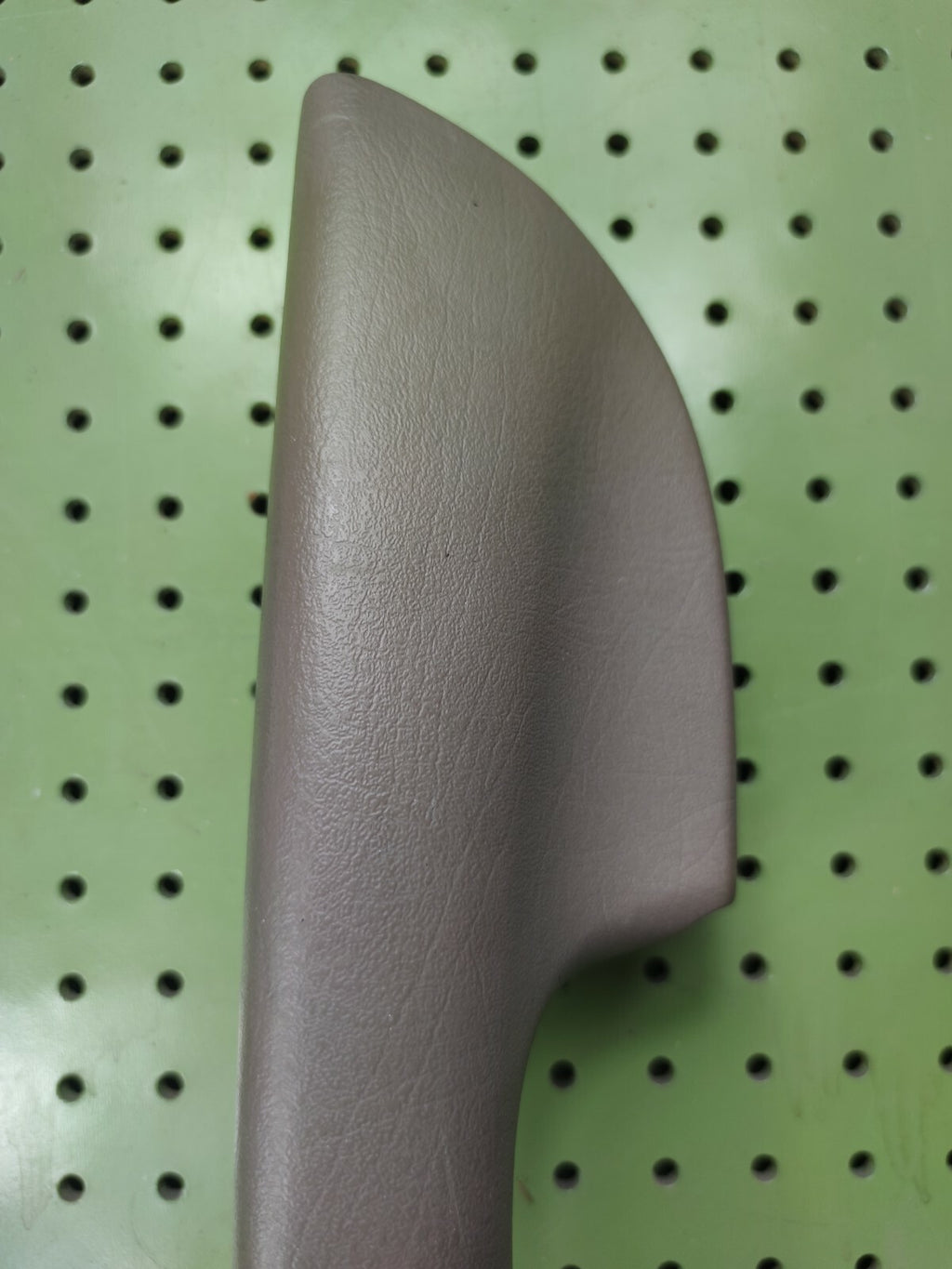 🔥02-09 TRAILBLAZER Door Panel ARMREST Pull Handle Front RIGHT Passenger TAN H4