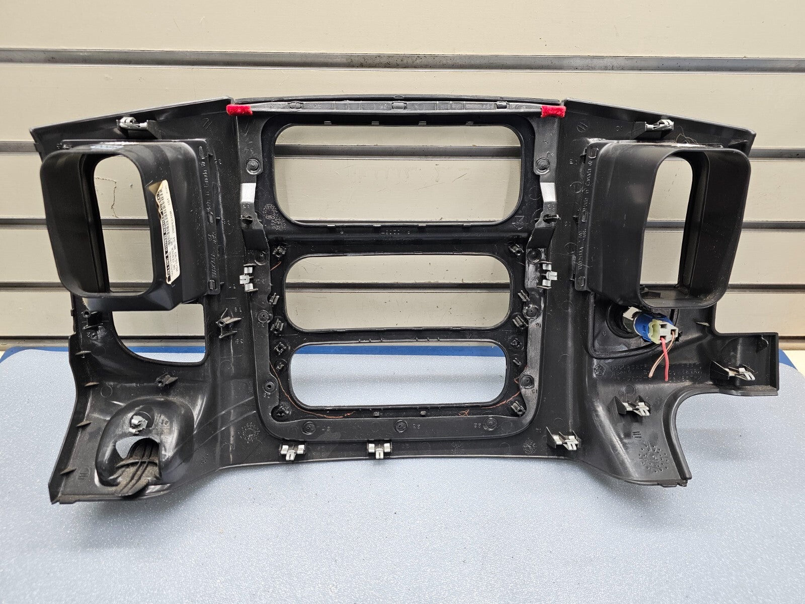 🔥02-05 Dodge RAM Dash RADIO Audio Stereo Bezel Climate Trim Panel Black B10