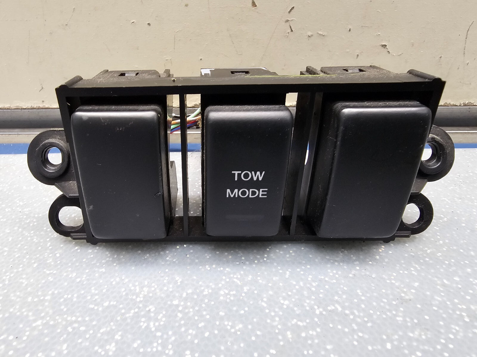 🔥04-11 NISSAN TITAN ARMADA DASH TOW MODE POWER SWITCH BUTTON ASSEMBLY BLACK OEM
