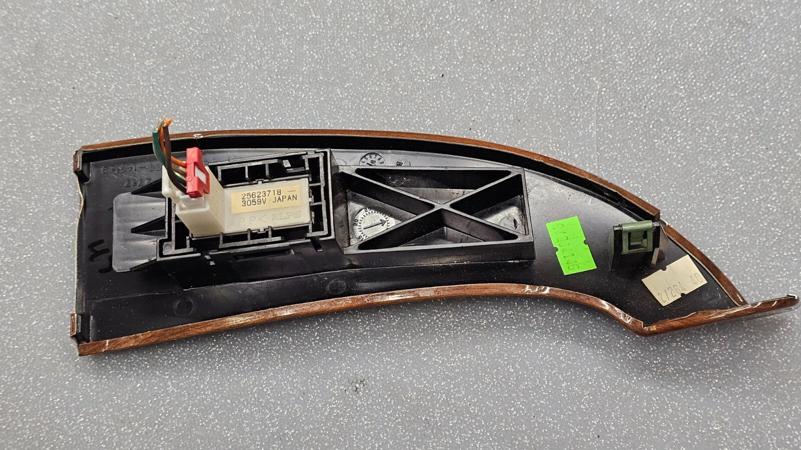 97-05 Buick Park Avenue Right Front Passenger Window Mirror Switch Assembly Wood