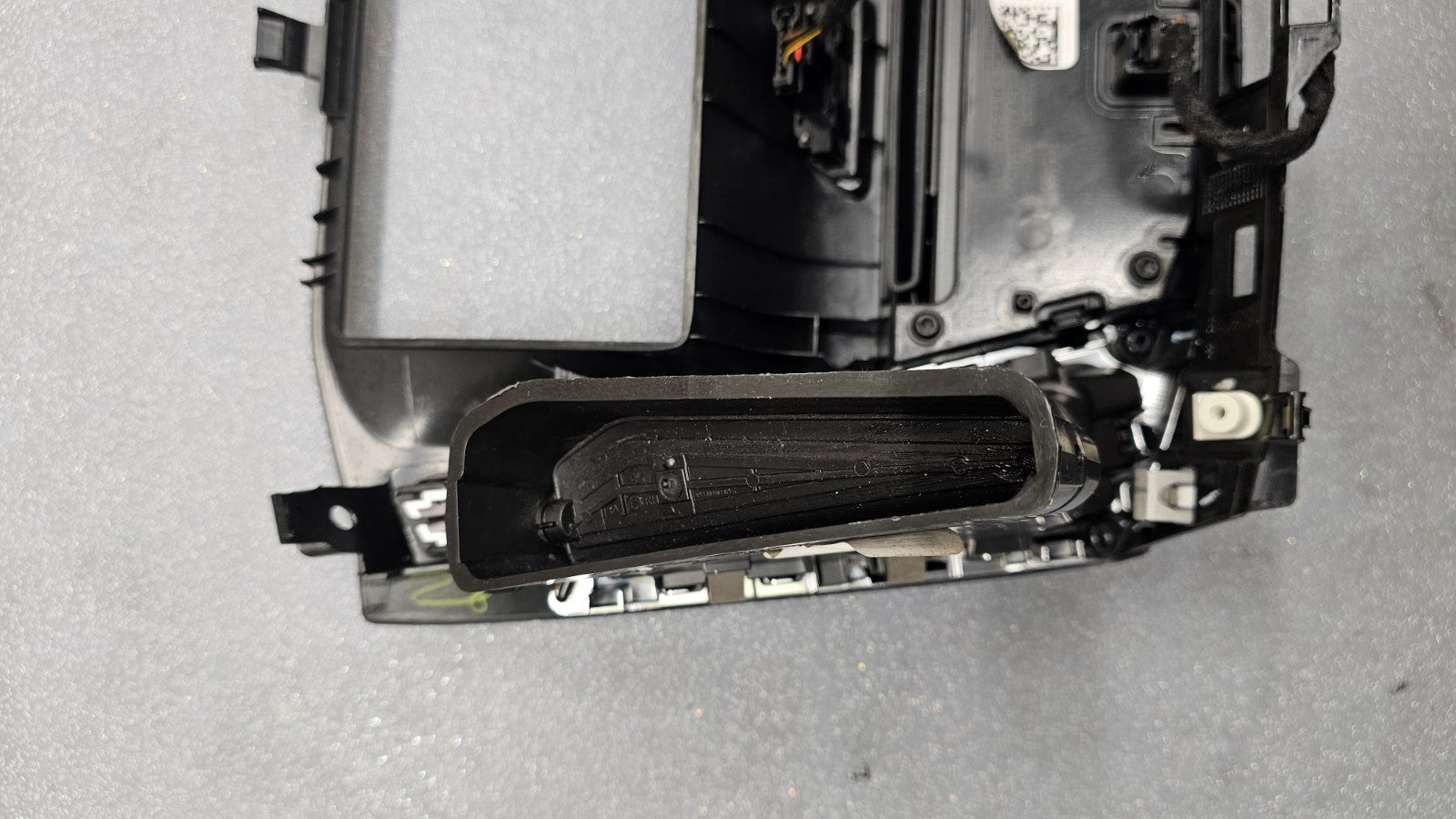 🔥15-17 Ford Focus SE Dash Trim Panel Radio Player Climate Control Bezel Black