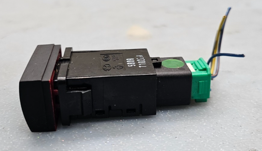🔥04-09 Kia Cerato/Spectra Hazard Warning light switch Black OEM