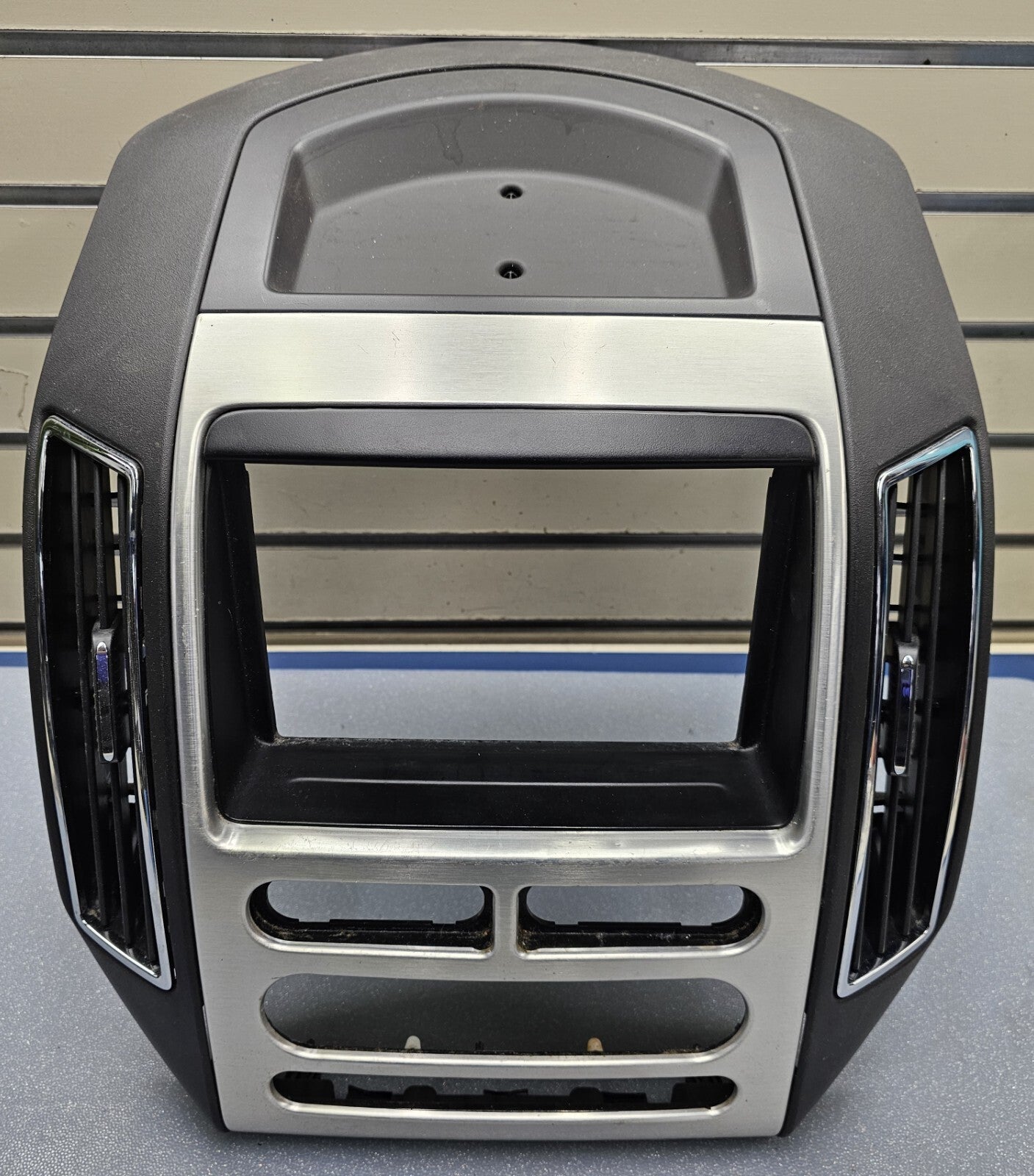 07-10 Ford Edge Center Front Dash Radio Bezel Trim Instrument Panel Climate Gray