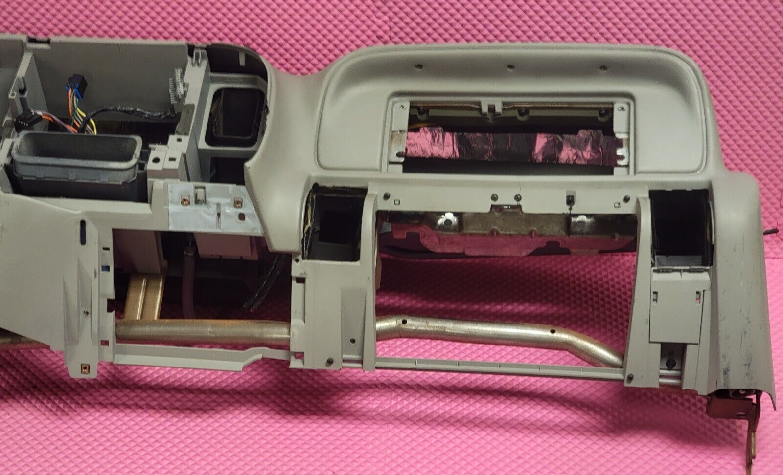 🔥95-99 CHEVY GMC SILVERADO C/K Dashboard DASH CORE Frame Mount UP Box TAN DB2