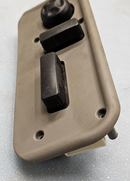 🔥00-02 CHEVY SUBURBAN TAHOE SILVERADO 8 WAY PASSENGER SEAT SWITCH DARK TAN OEM