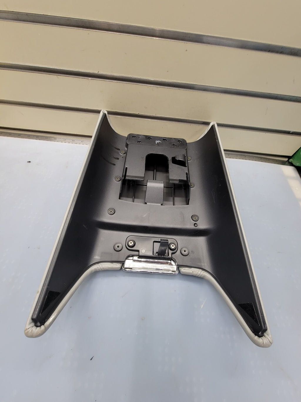 🔥03-06 Lincoln Navigator Center Console Lid Armrest Dove Leather Light Gray L18