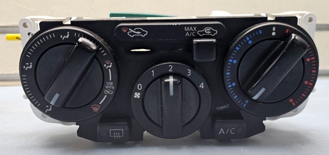07-11 Versa Dash A/C AC HVAC Heater Temperature Climate Control Panel Black