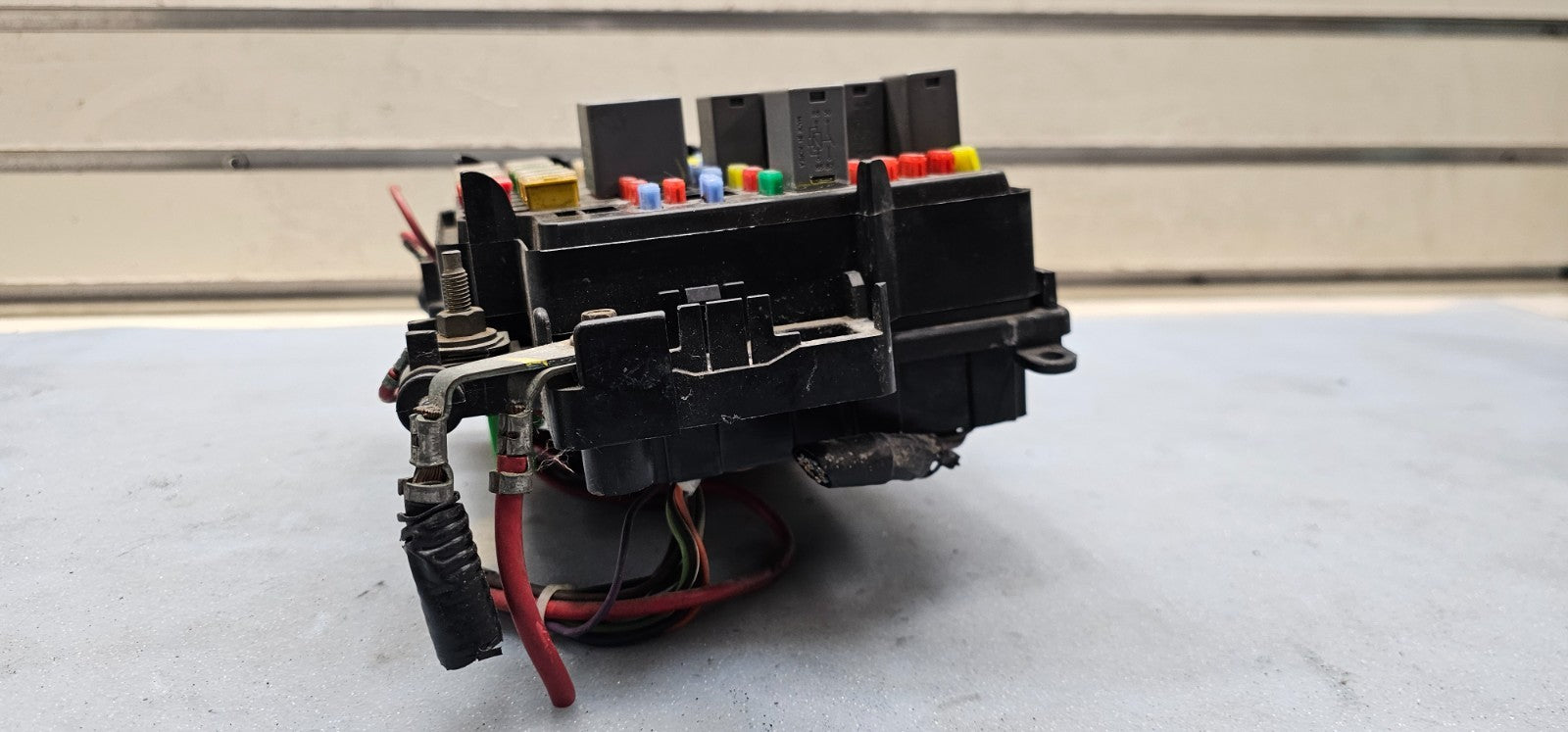 🔥03-06 Tahoe Yukon Engine Electrical Power Fuse Relay Junction Box Assembly
