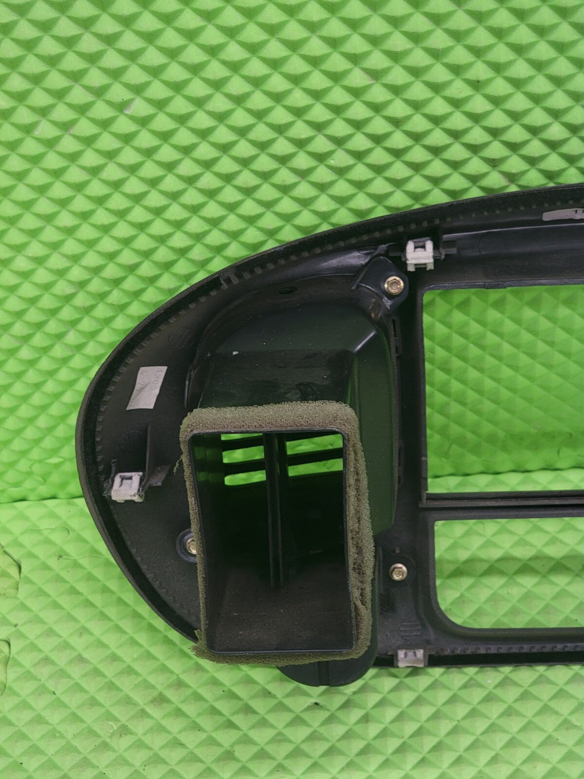 97-03 Ford F150 Center Dash Radio Climate BEZEL TRIM Panel🔴AIRBG Line Lt Tan B1