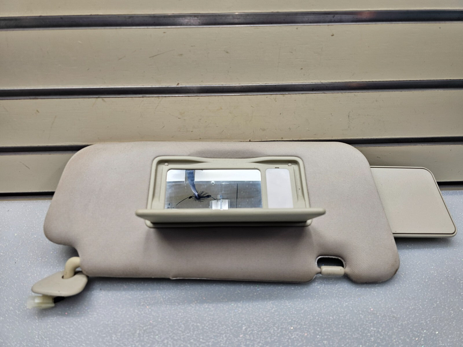 2006-2008 OEM Genuine Nissan Murano Sun Visor RH Passenger Side Gray