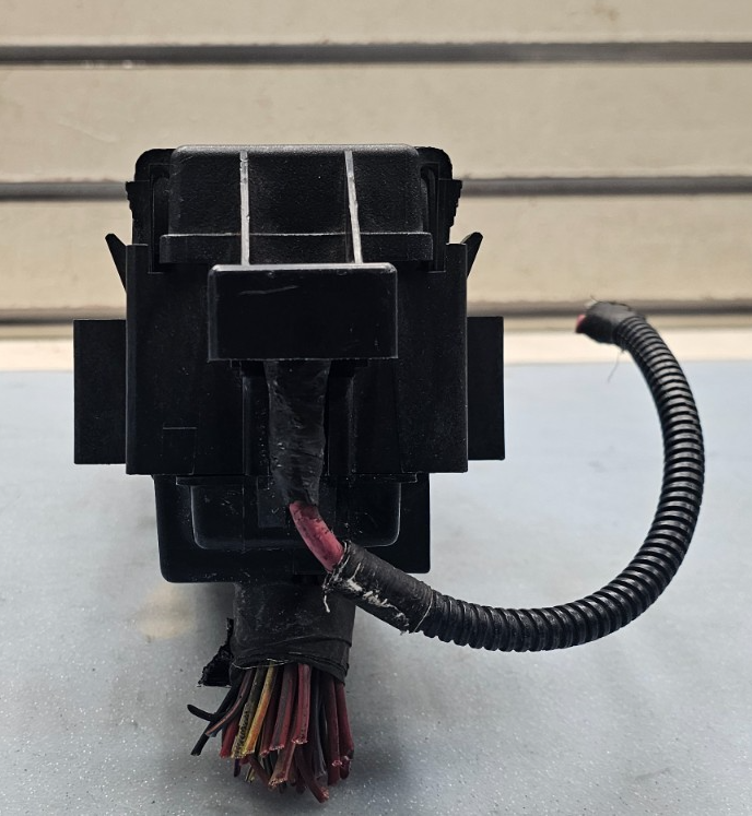 🔥2006 Commander Grand Cherokee 3.7L Engine HOOD FUSE Relay BOX Release Cover