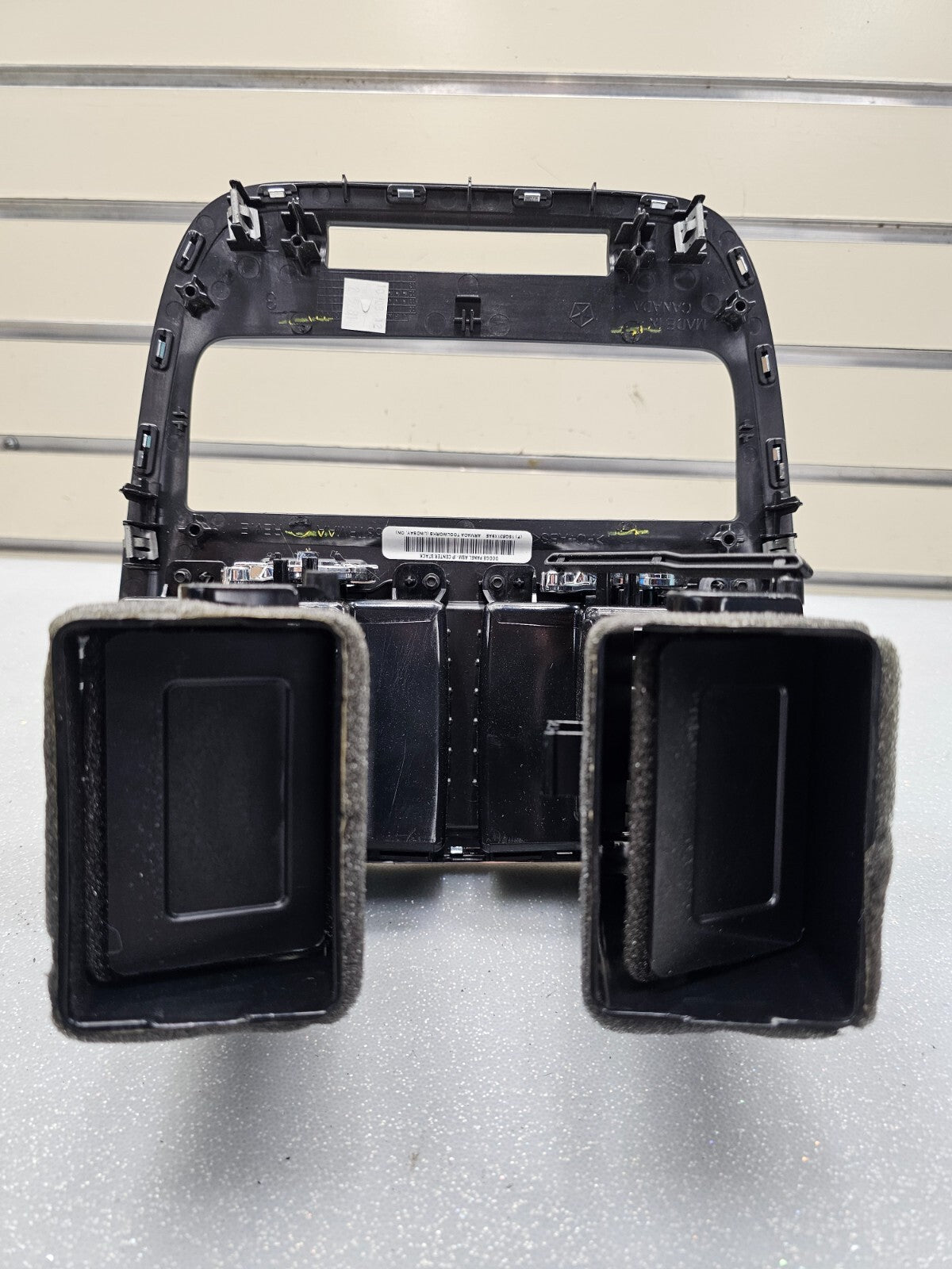 12-20 DODGE CARAVAN CENTER DASH RADIO SUUROUND BEZEL CLIMATE CONTROL TRIM PANEL
