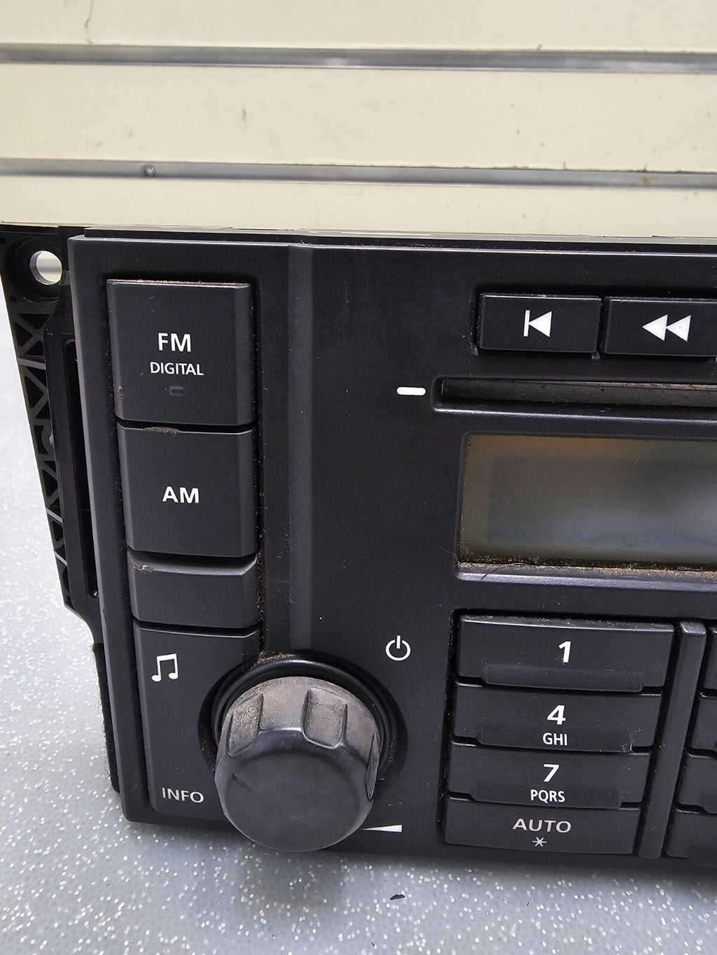 🔥08-12 Land Rover LR2 Dash AM FM 6 Disc CD Player Radio Strereo Receiver BLACK