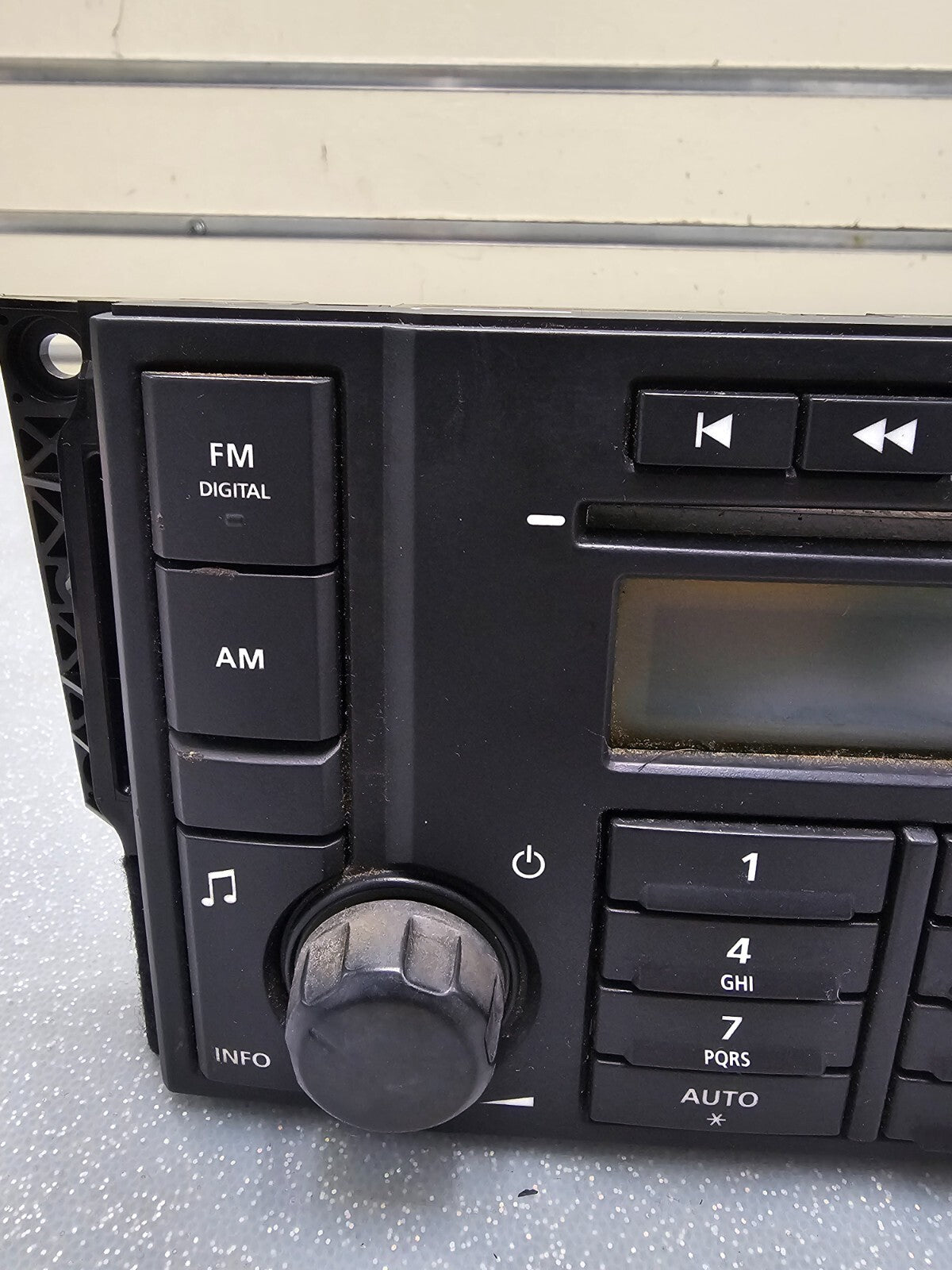 🔥08-12 Land Rover LR2 Dash AM FM 6 Disc CD Player Radio Strereo Receiver BLACK