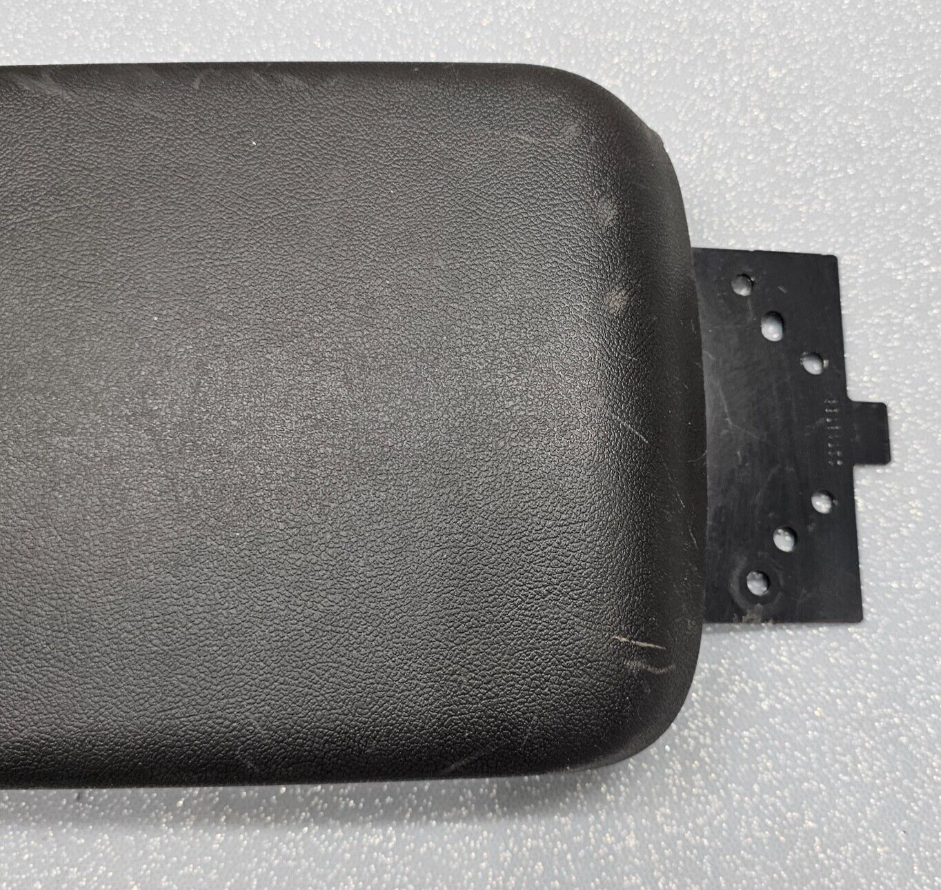 🔥05-10 Pontiac G6 Front Center Console Lid Arm Rest Top Pad Leather Black OEM