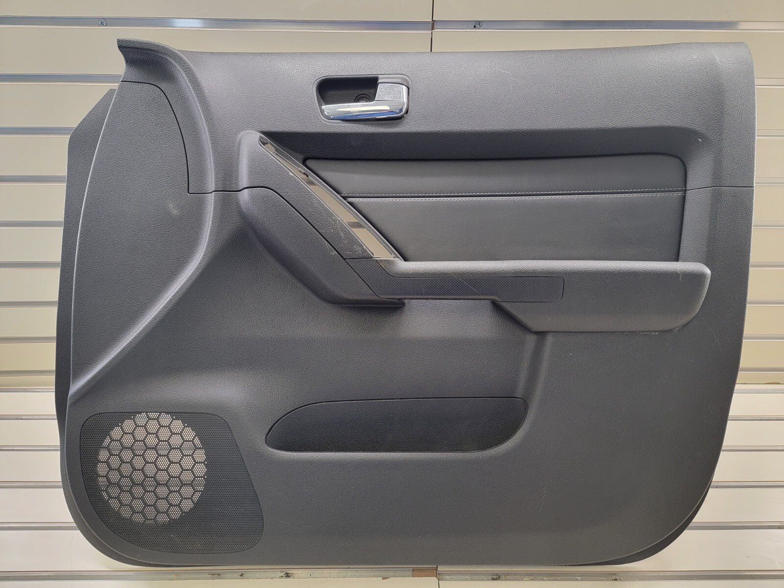 06-10 HUMMER H3 PASSENGER RIGHT FRONT DOOR TRIM PANEL black OEM