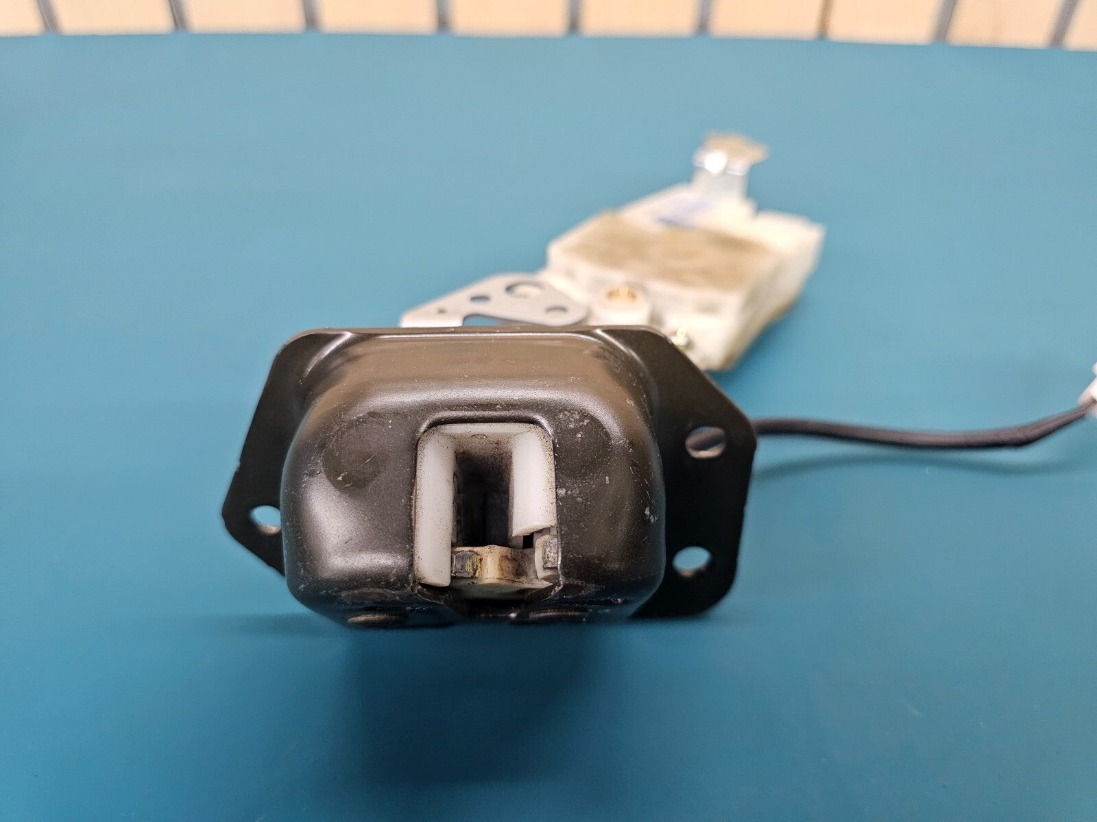 🔥05-15 Nissan XTerra trunk Tail gate Liftgate Lock Latch Actuator / OEM