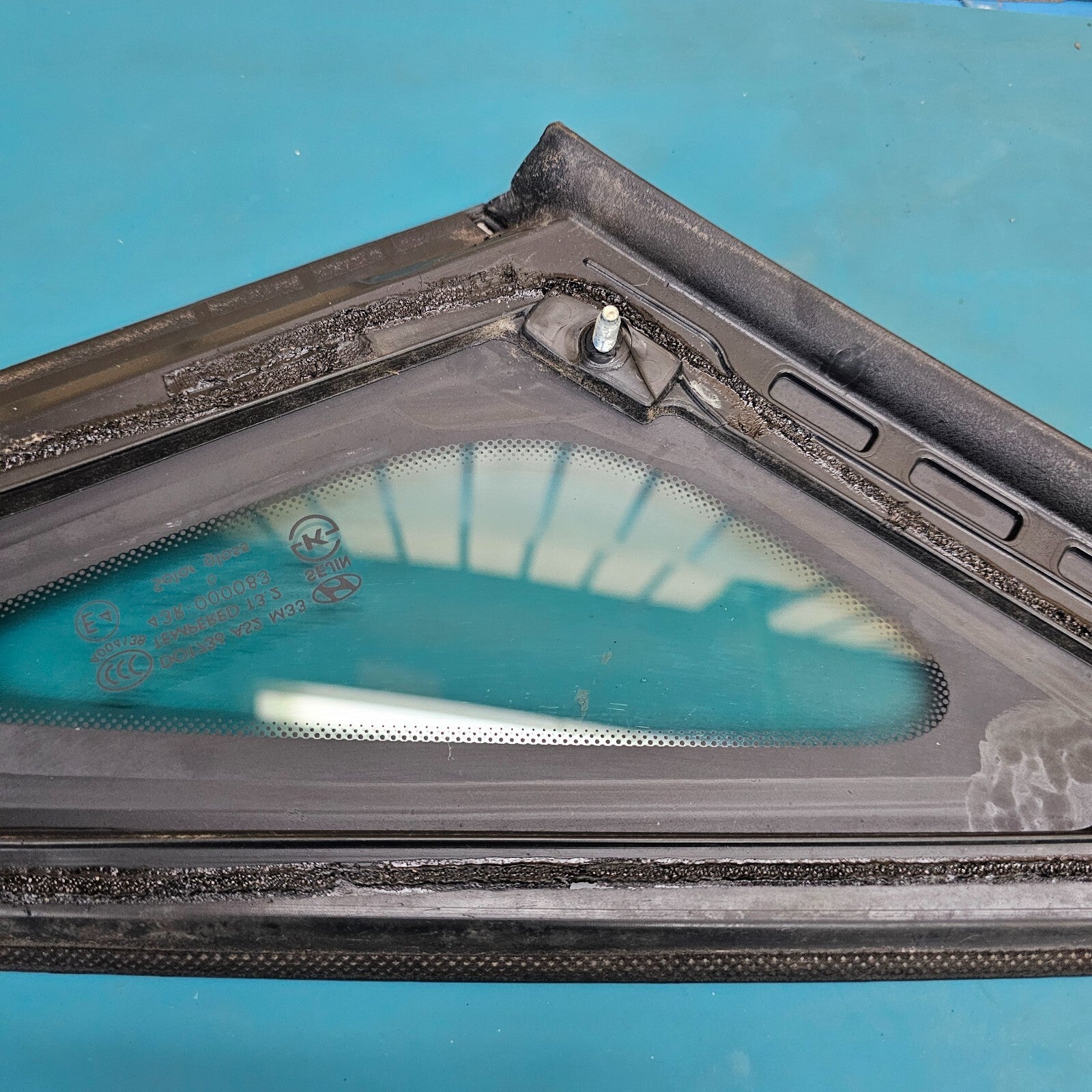 🔥2011 - 2014 Hyundai Sonata Passengers RIGHT Quarter Glass  w/ Chrome Strip OEM