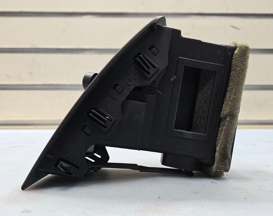 🔥03-07 Cadillac CTS SRX Dash Right Passenger AC A/C HVAC Air Vent Heater Black