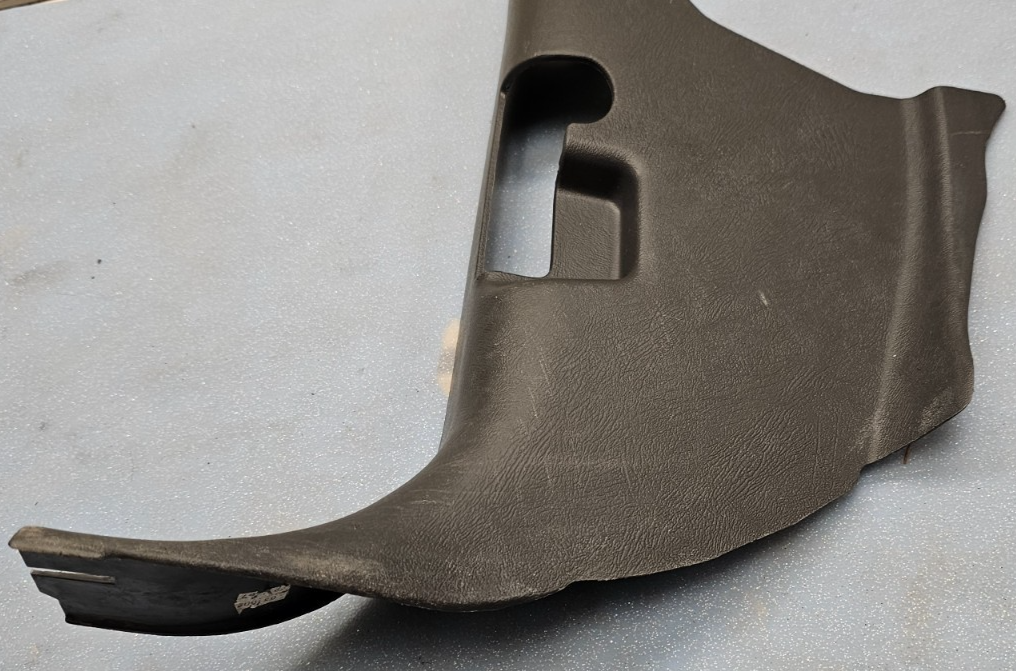 🔥99-06 SILVERADO SIERRA LEFT DRIVER KICK LOWER TRIM PANEL HOOD PROP BLACK
