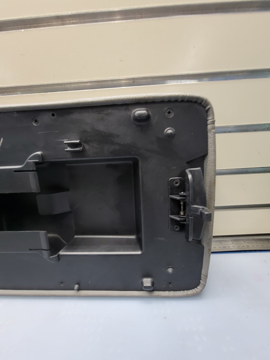 🔥2003-2006 FORD EXPEDITON CENTER CONSOLE ARMREST LID GRAY LEATHER