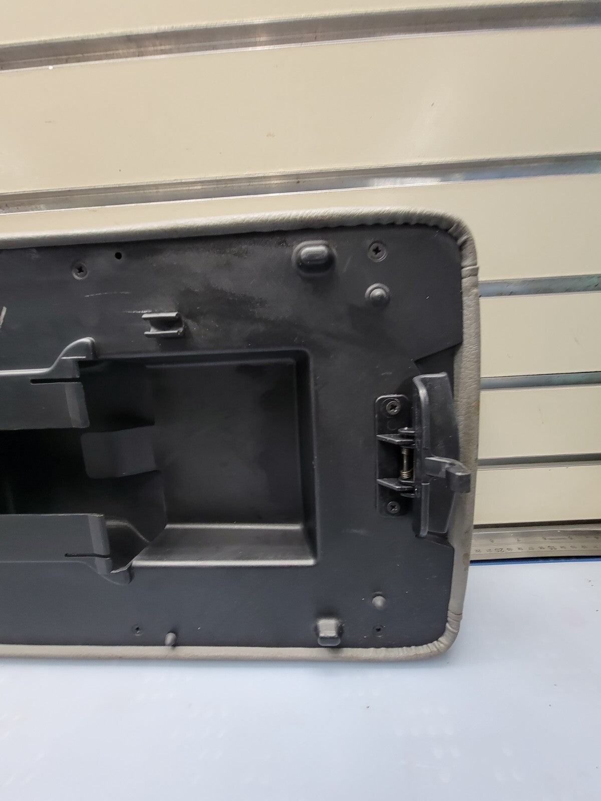 🔥2003-2006 FORD EXPEDITON CENTER CONSOLE ARMREST LID GRAY LEATHER