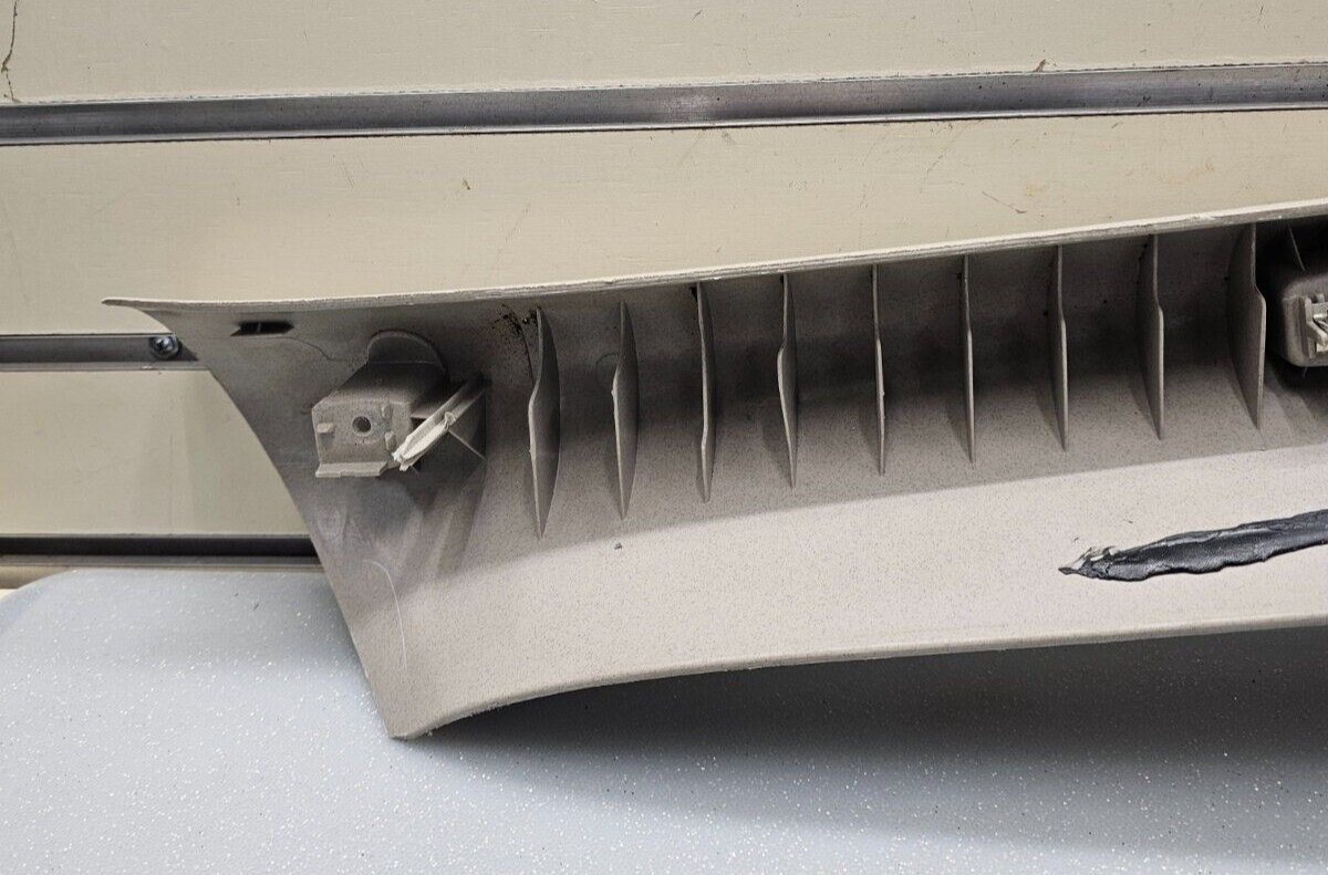 🔥07-13 Silverado Sierra A Pillar Roof Molding LEFT Driver Speak LIGHT GRAY P2